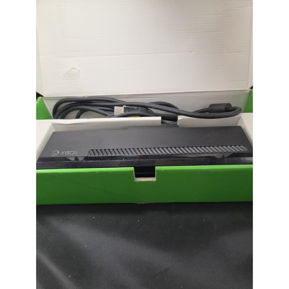 Microsoft Xbox One Kinect Sensor - Model 1520 CIB - Picture 2 of 3